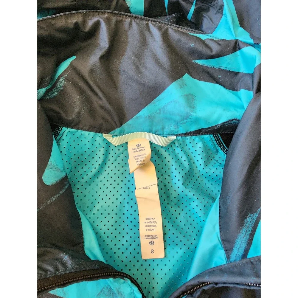 Lululemon Hooded Packt it Vest Stow and Go Pocket Full Zip Abstract Size 8